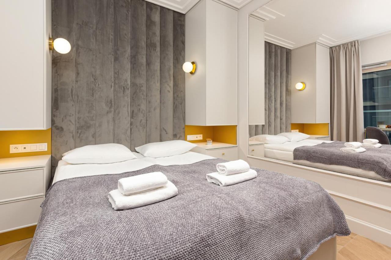 Mennica Residence Central Apartment By Renters Prestige Warschau Exterior foto