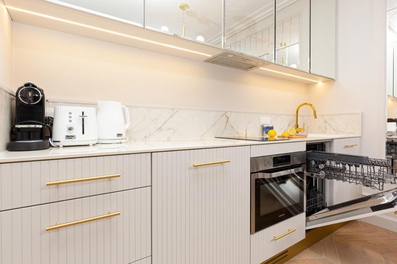 Mennica Residence Central Apartment By Renters Prestige Warschau Exterior foto