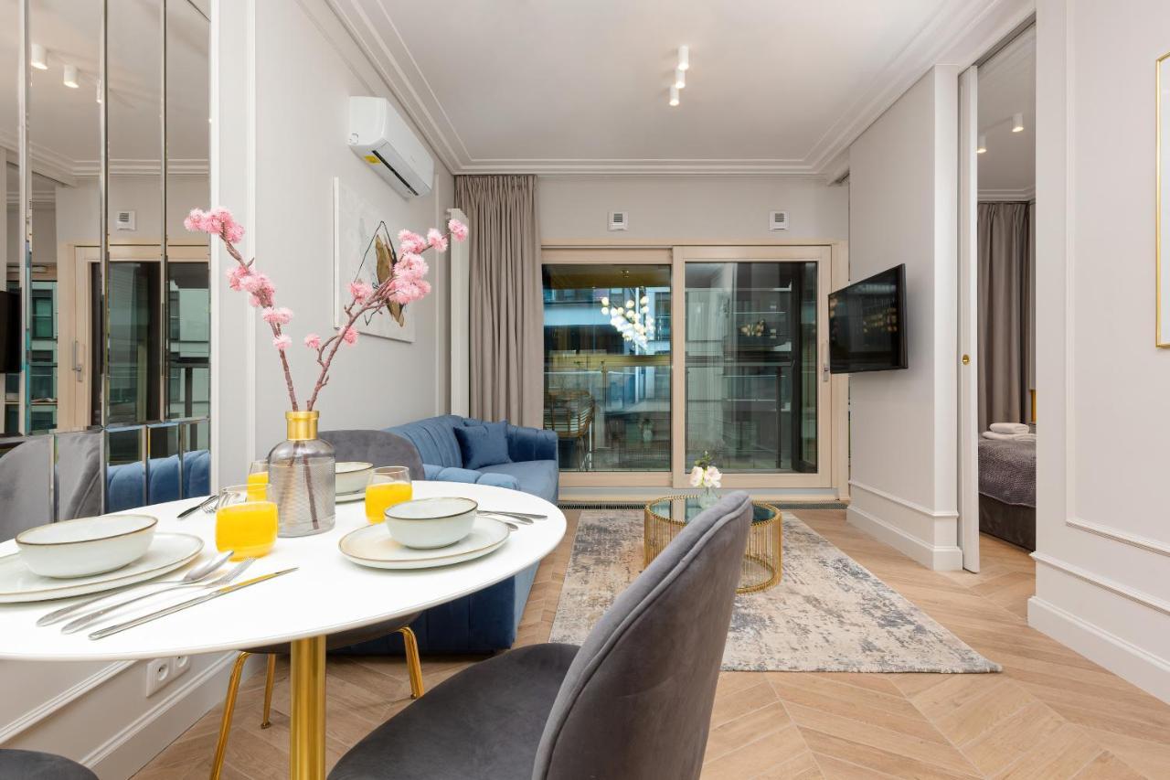 Mennica Residence Central Apartment By Renters Prestige Warschau Exterior foto