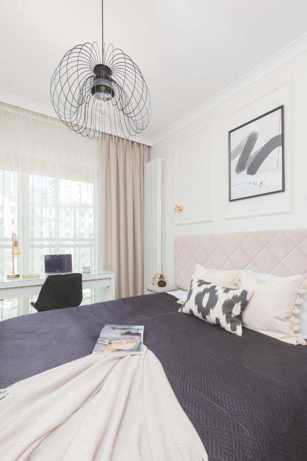 Mennica Residence Central Apartment By Renters Prestige Warschau Exterior foto